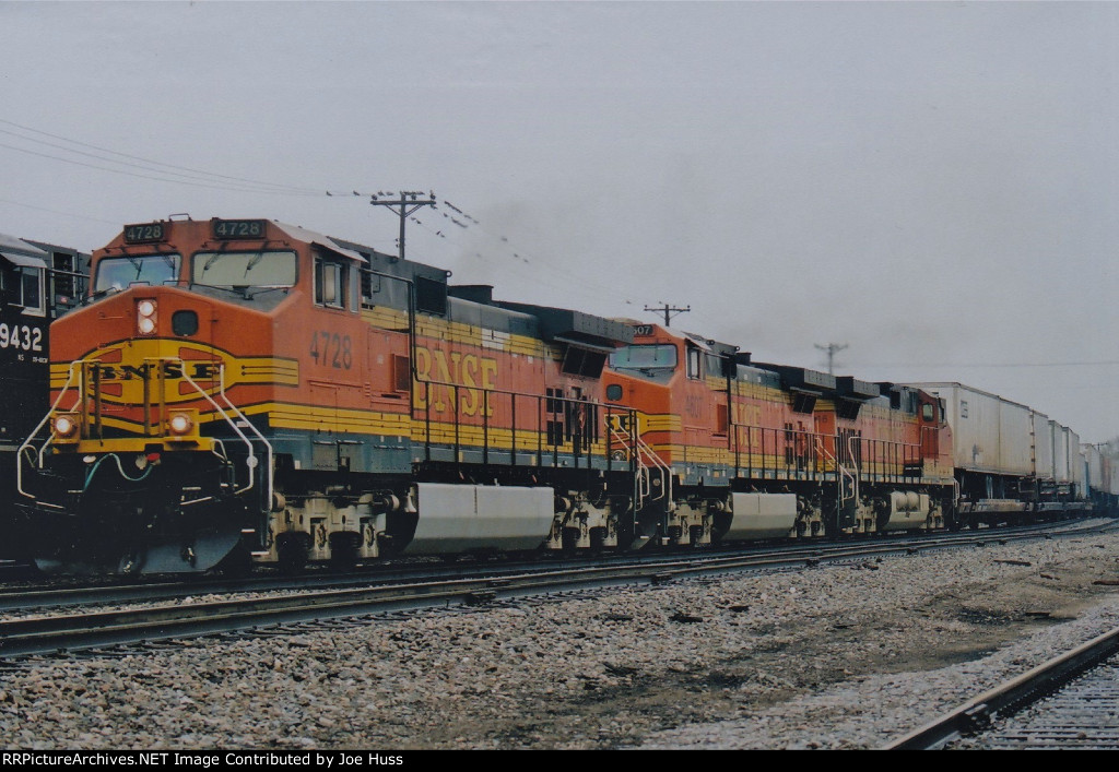 BNSF 4728 West